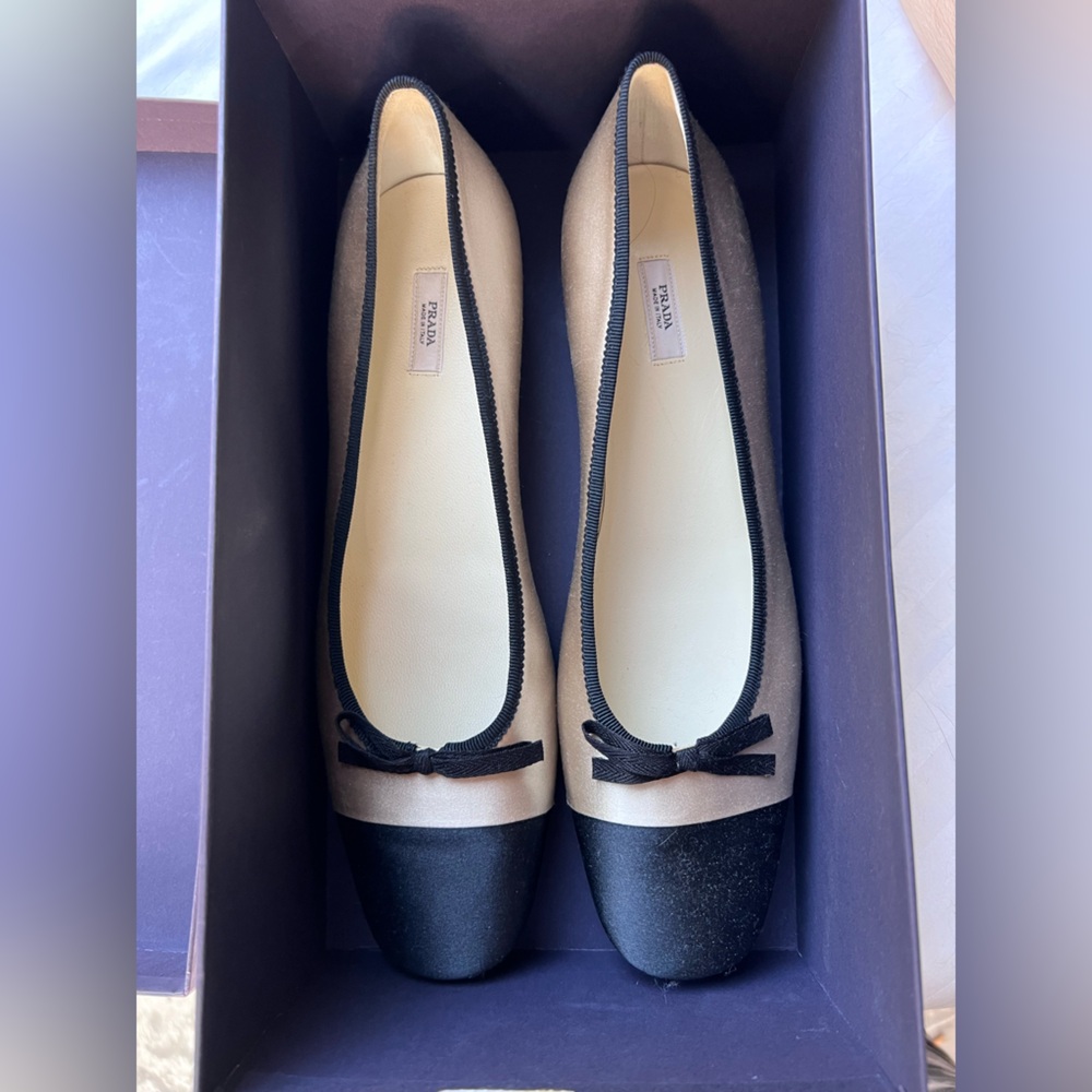 Prada Women's Two-Tone Flats in Black and Cream